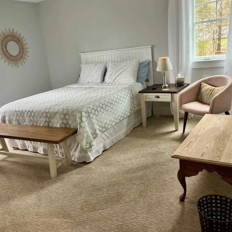 Jean Knapp Rentals-Maple Street Getaway!-image-21