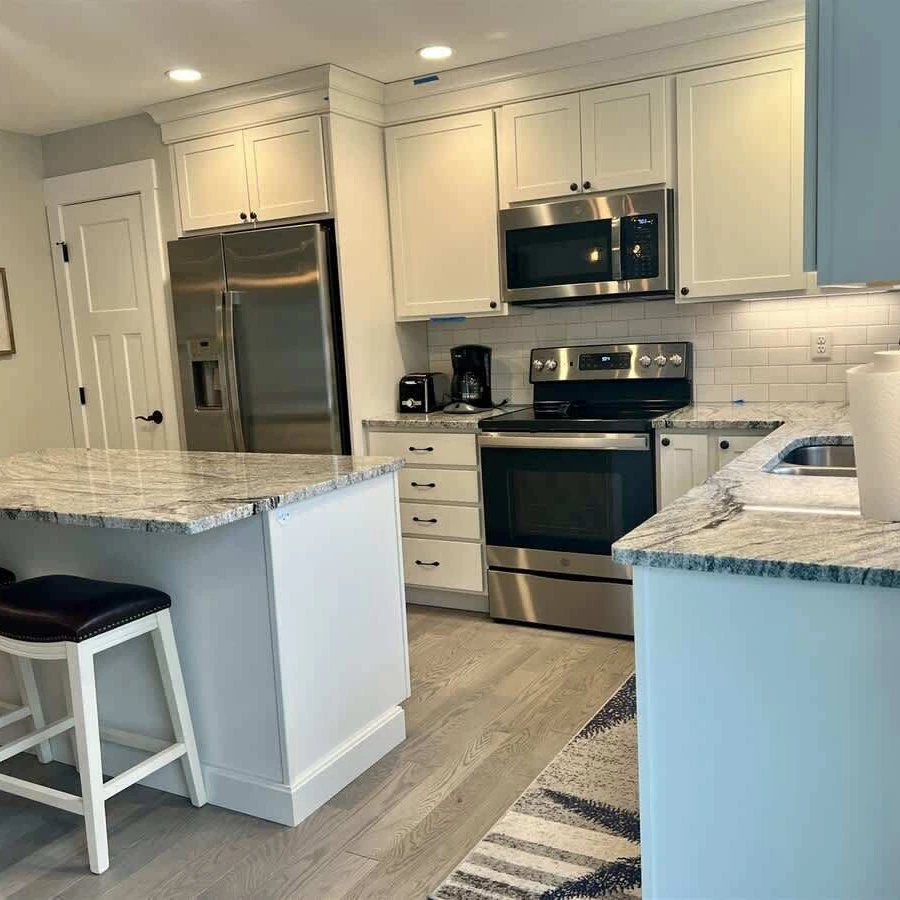 Jean Knapp Rentals-Maple Street Getaway!-image-7