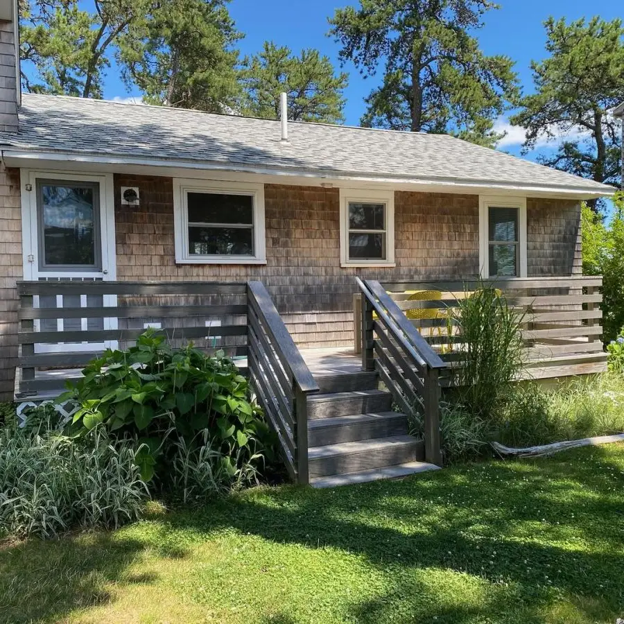 Jean Knapp Rentals-Wake Up to the Ogunquit River-Beach Plum Cottage-image-11