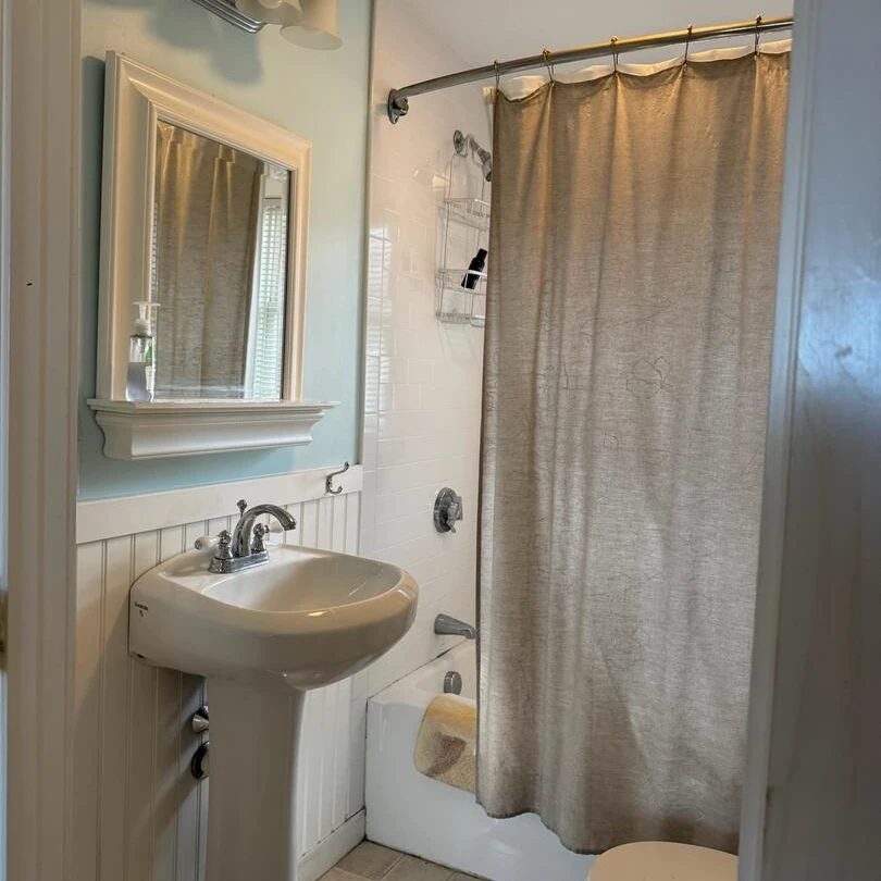Jean Knapp Rentals-Wake Up to the Ogunquit River-Beach Plum Cottage-image-7