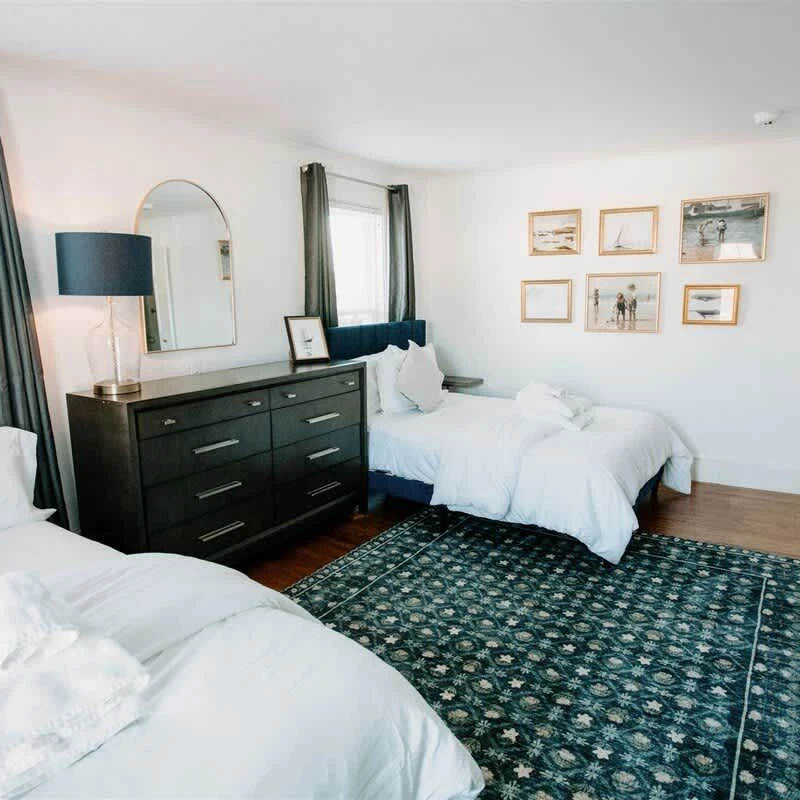 Jean Knapp Rentals-Pet Friendly 6 Bedroom 5 Bathroom Home in Center of town.-image-24