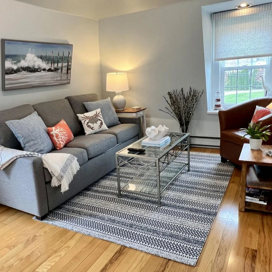 Jean Knapp Rentals-The Ogunquit Getaway - 177 Shore Road-image-1