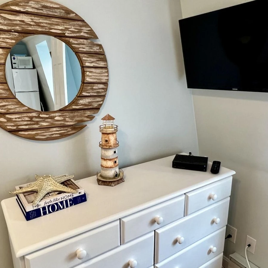 Jean Knapp Rentals-The Ogunquit Getaway - 177 Shore Road-image-17