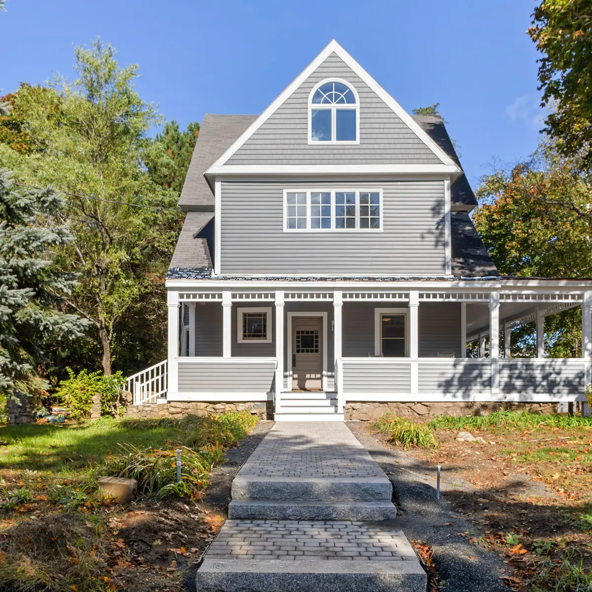500 Stature with Style – “Classic Maine Coastal Cottage”  Restored in 2022 – accommodates 9-12